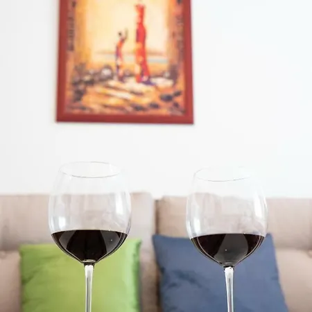Apartman Lara 2 *